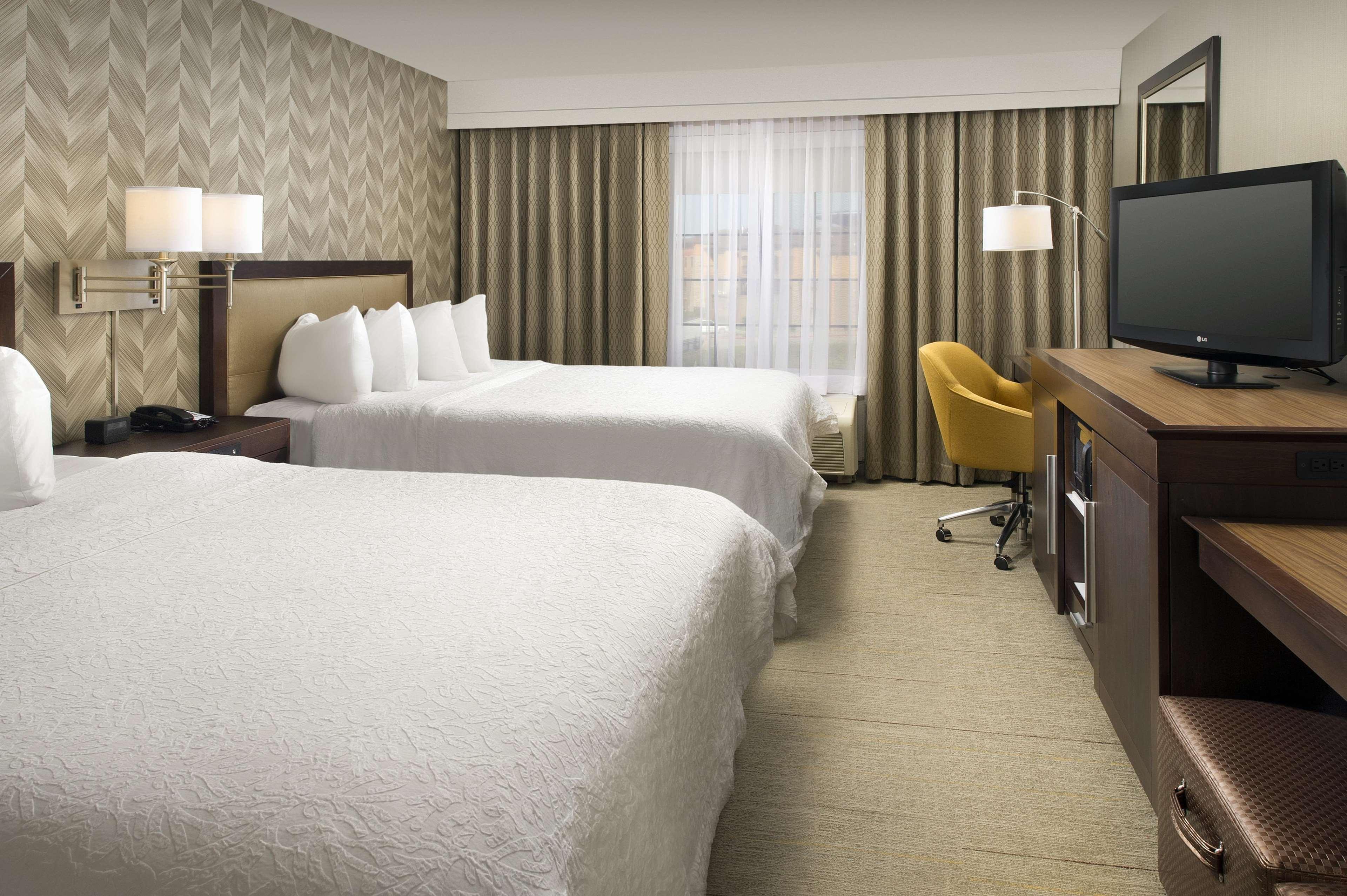 Hampton Inn Kansas City The Legends Esterno foto