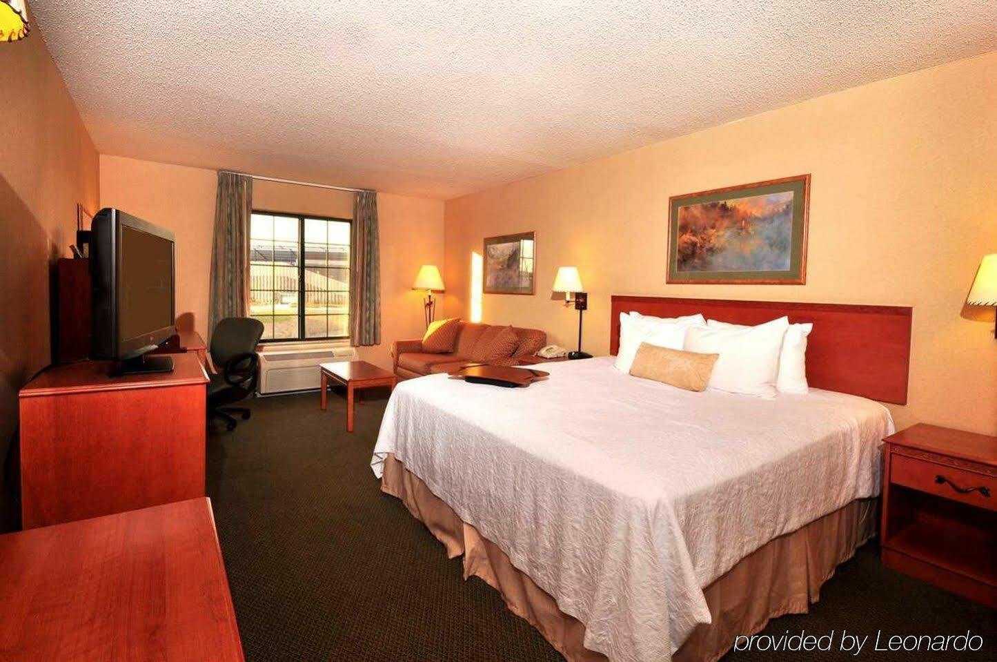 Hampton Inn Kansas City The Legends Esterno foto